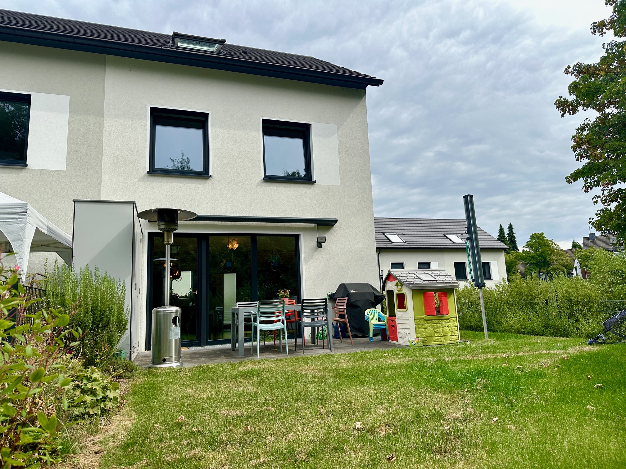 EFH83725 - EFH83725_Rueckansicht02