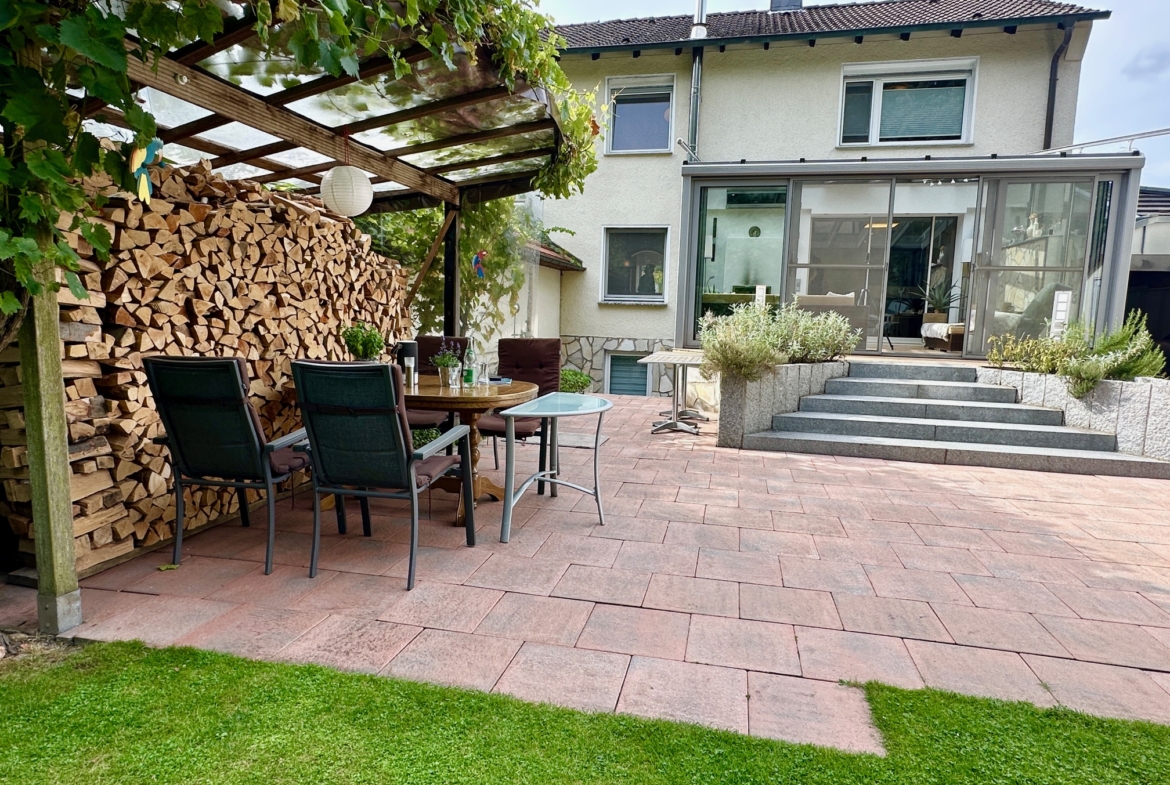 EFH83825 - EFH83825_Terrasse01
