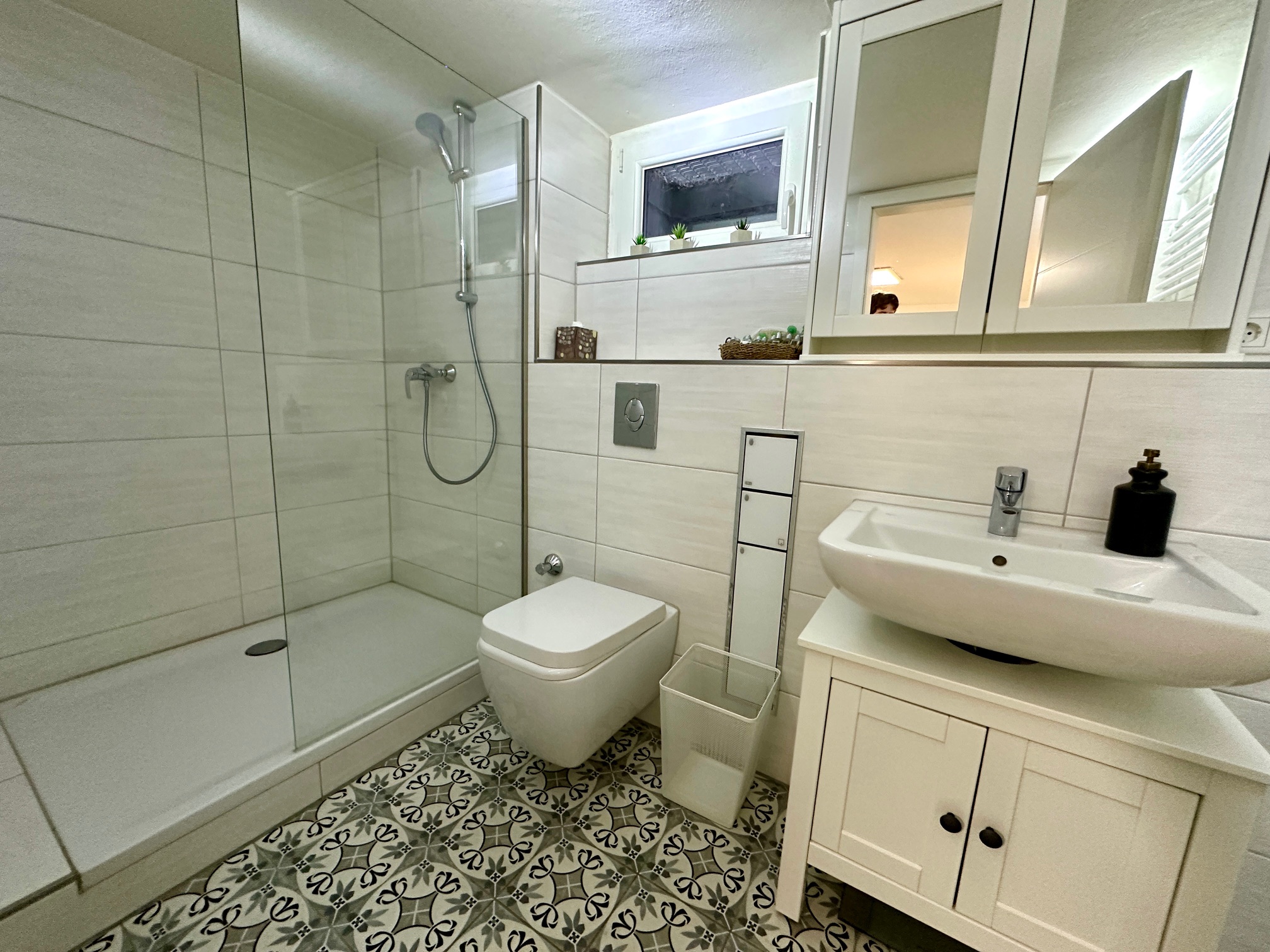 EFH84825 - EFH84825_Bad05