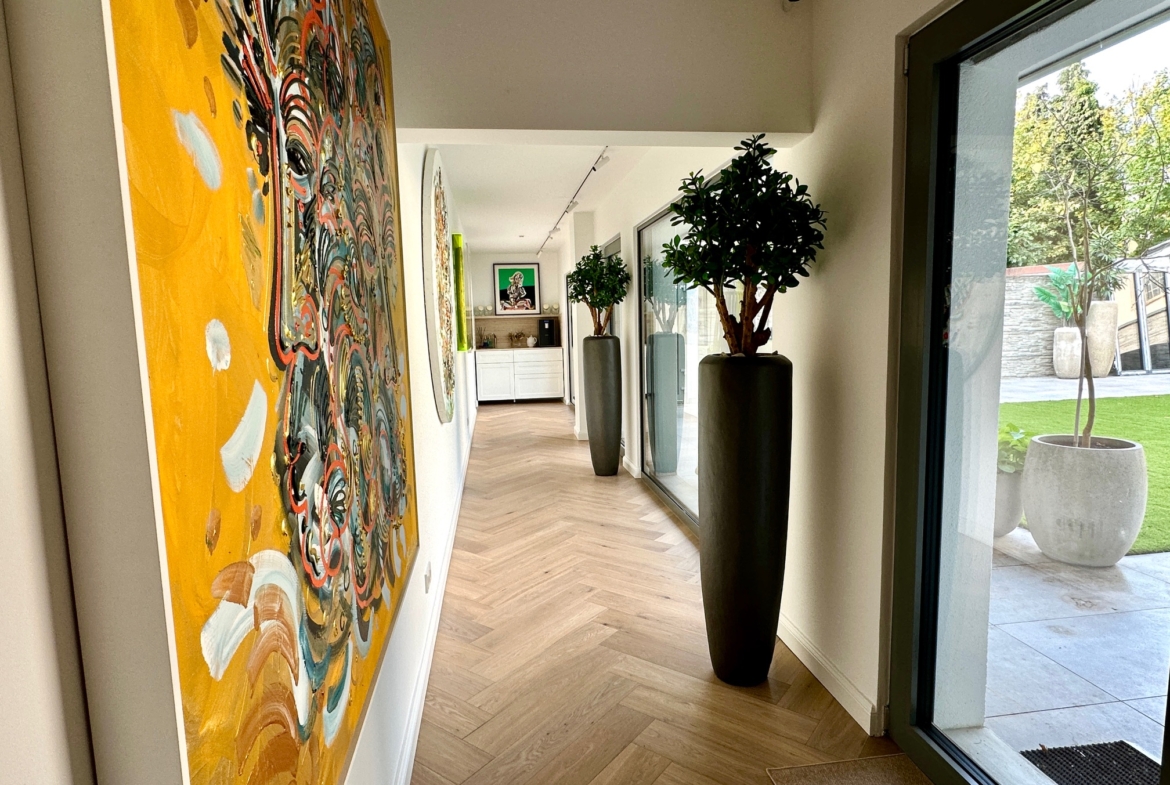 EFH84825 - EFH84825_Diele_EG01