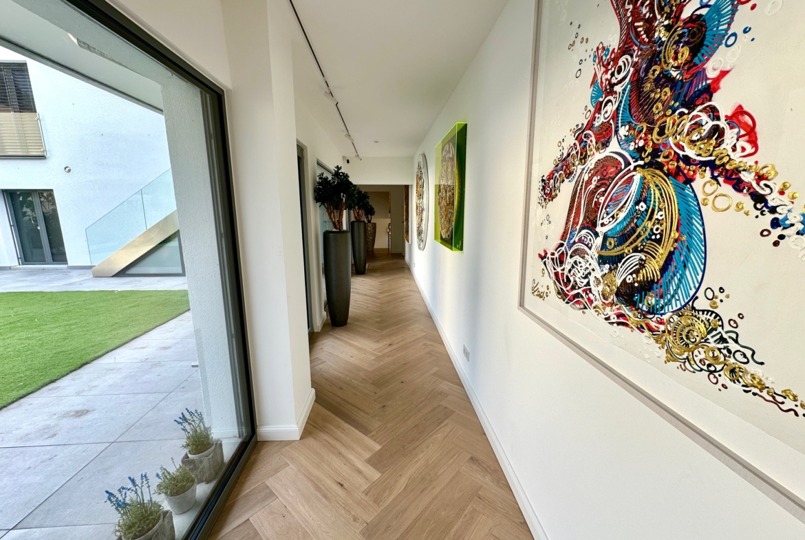 EFH84825 - EFH84825_Diele_EG04