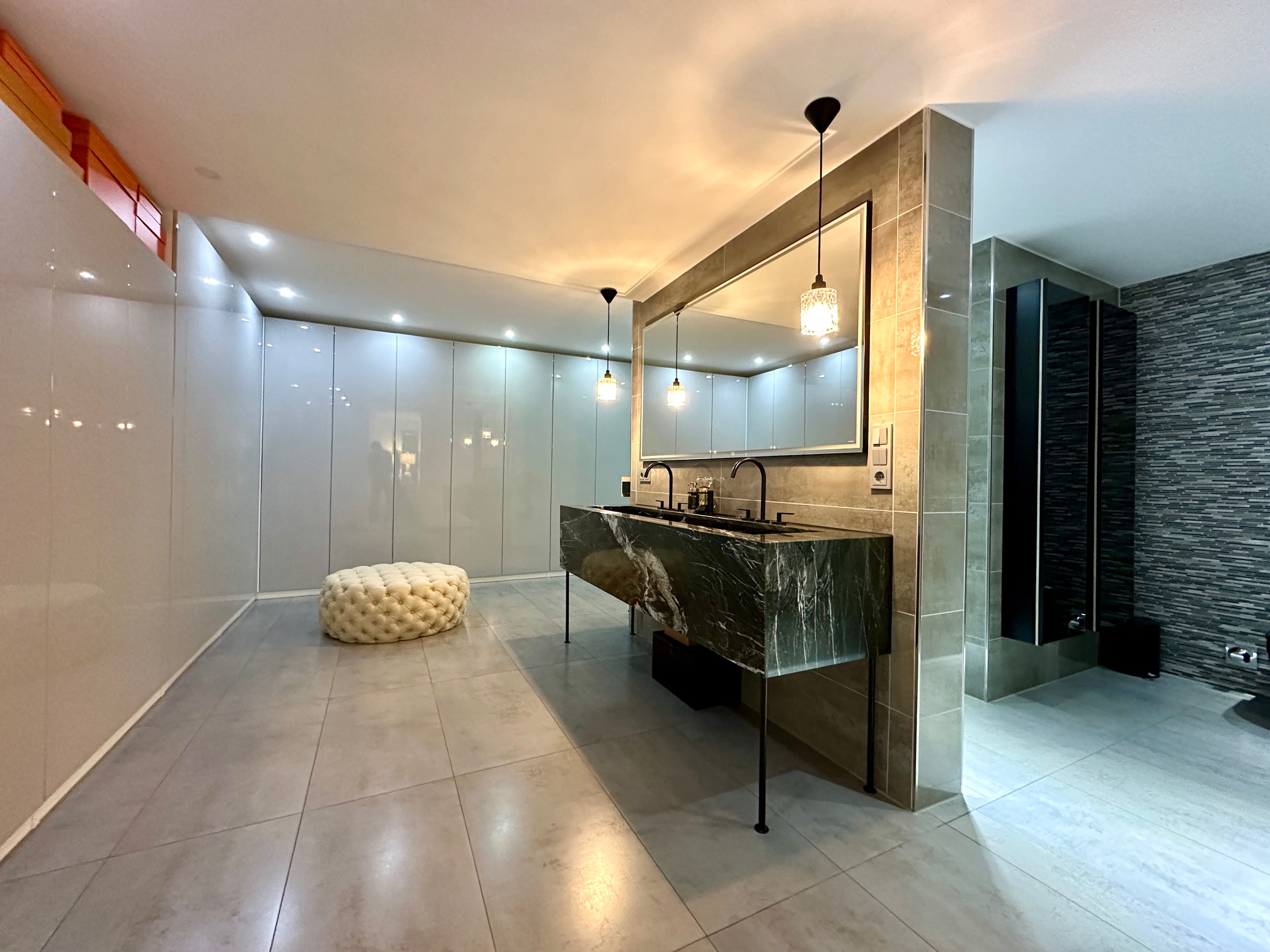 EFH84825 - EFH84825_Elternbad01