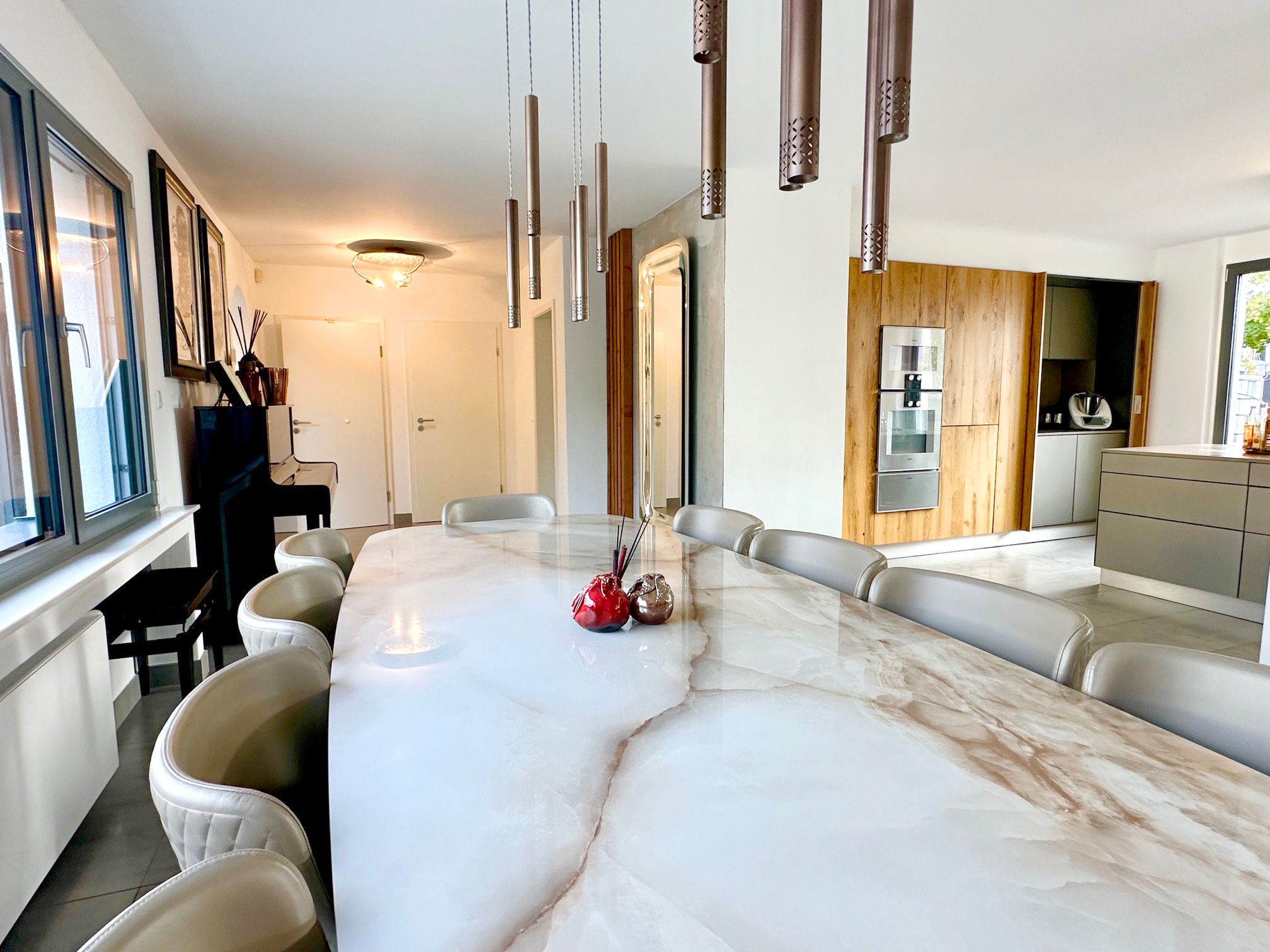 EFH84825 - EFH84825_Essplatz02