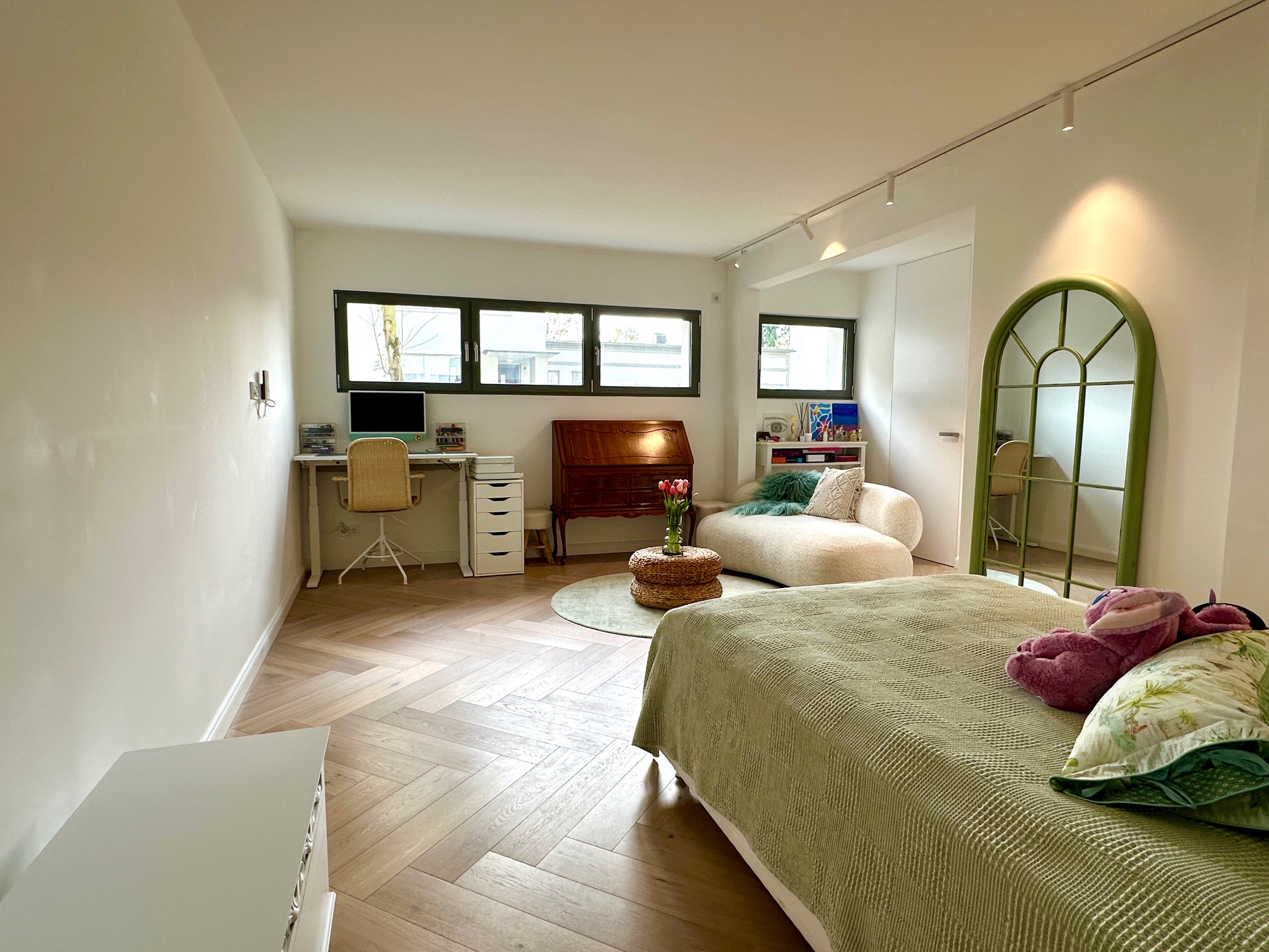 EFH84825 - EFH84825_Kind02