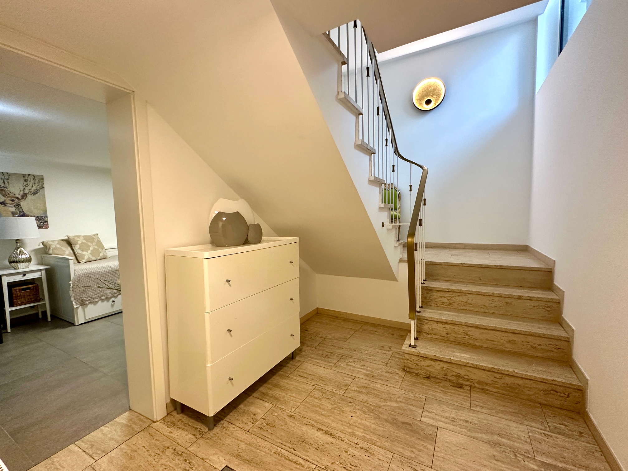 EFH84825 - EFH84825_UG_Treppe