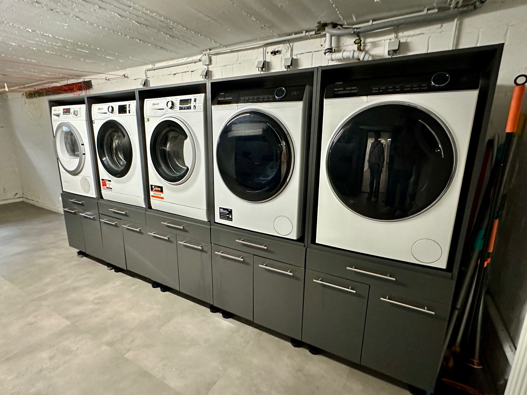 EFH84825 - EFH84825_Waschkueche