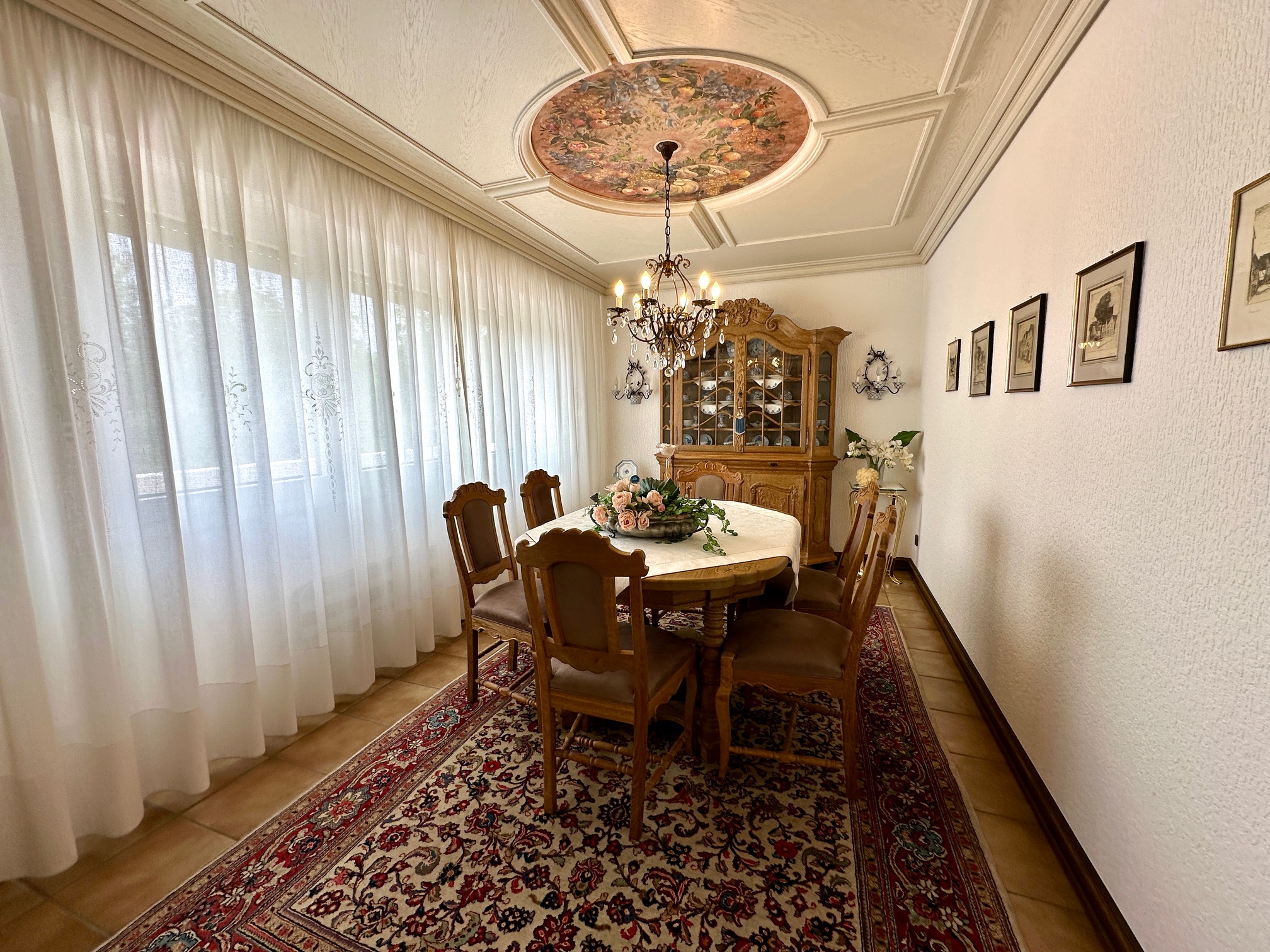 ETW83525 - ETW83525_Essplatz01