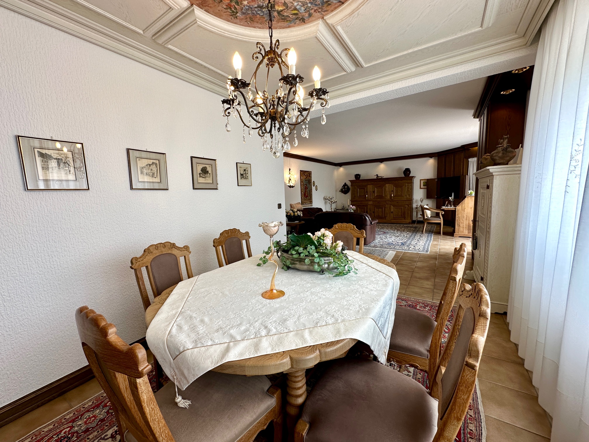 ETW83525 - ETW83525_Essplatz02
